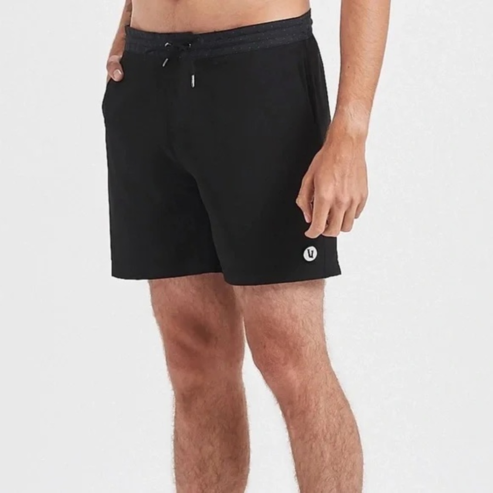 Vuori Men's Black Bahia Boardshort Size 30 Like New